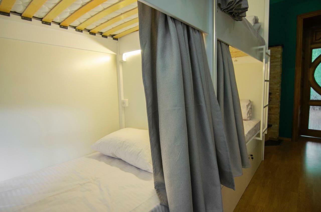 Friends Hostel Lviv Rustaveli Str Zewnętrze zdjęcie