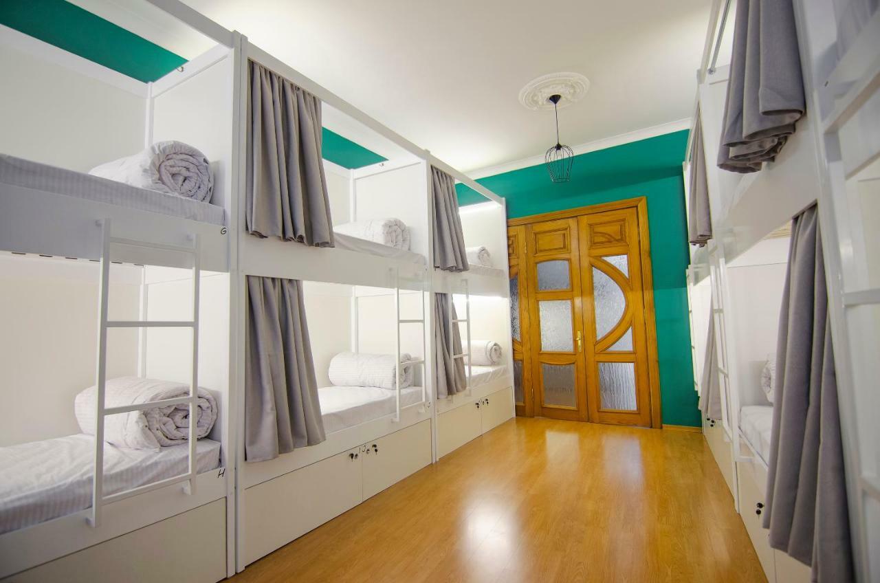 Friends Hostel Lviv Rustaveli Str Zewnętrze zdjęcie